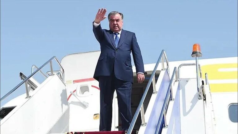 Эмомали Рахмон отбыл в США