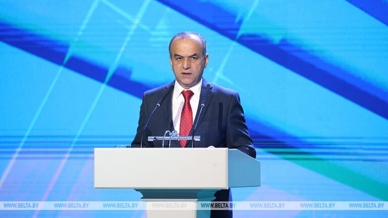 Власти Таджикистана признали неэффективность государственной идеологии