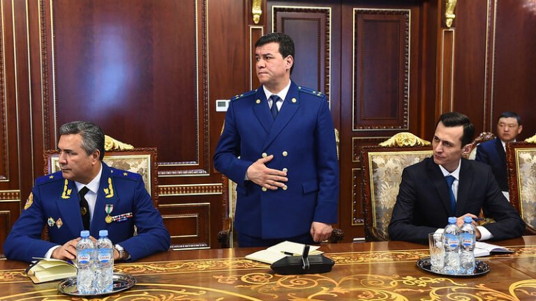Рахмон уволил ряд руководителей МВД и ГКНБ
