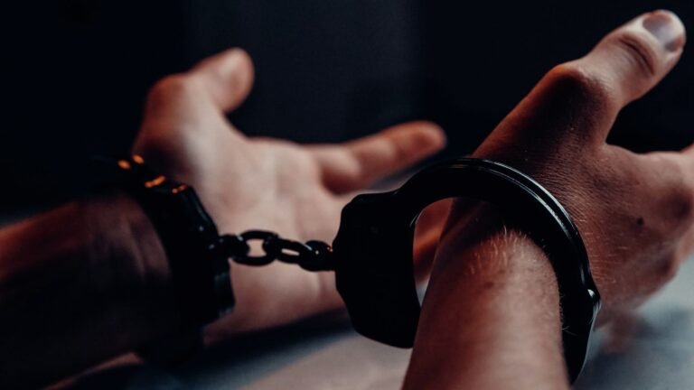 Силовики Таджикистана увезли на допрос родственников предполагаемых террористов (по материалам Радио Озоди)