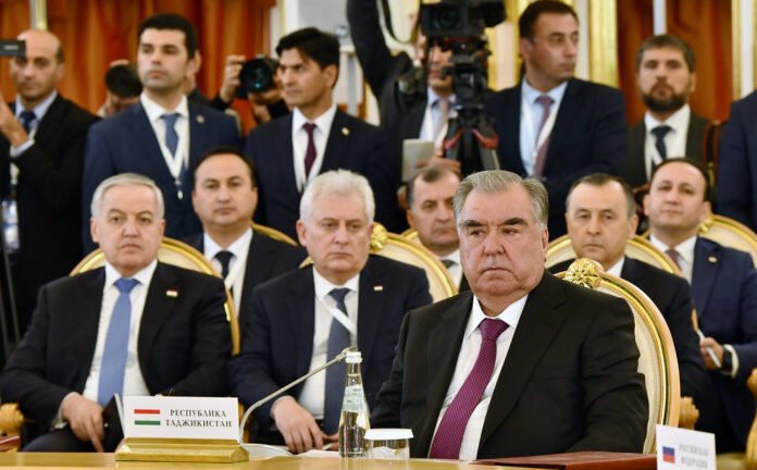 На границе с Афганистаном созданы 33 пограничные заставы