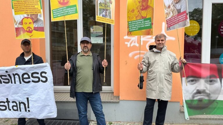 Демонстранты в Германии призвали прекратить сотрудничать с Таджикистаном