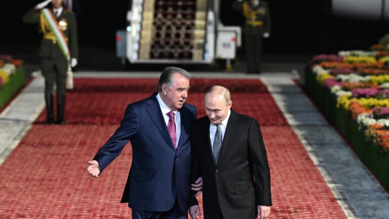 Путин в Таджикистане. Улучшится ли ситуация с таджикскими мигрантами?