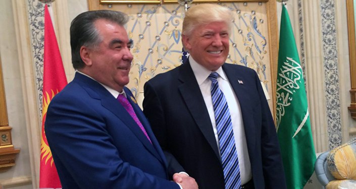 Эмомали Рахмон отправился в США
